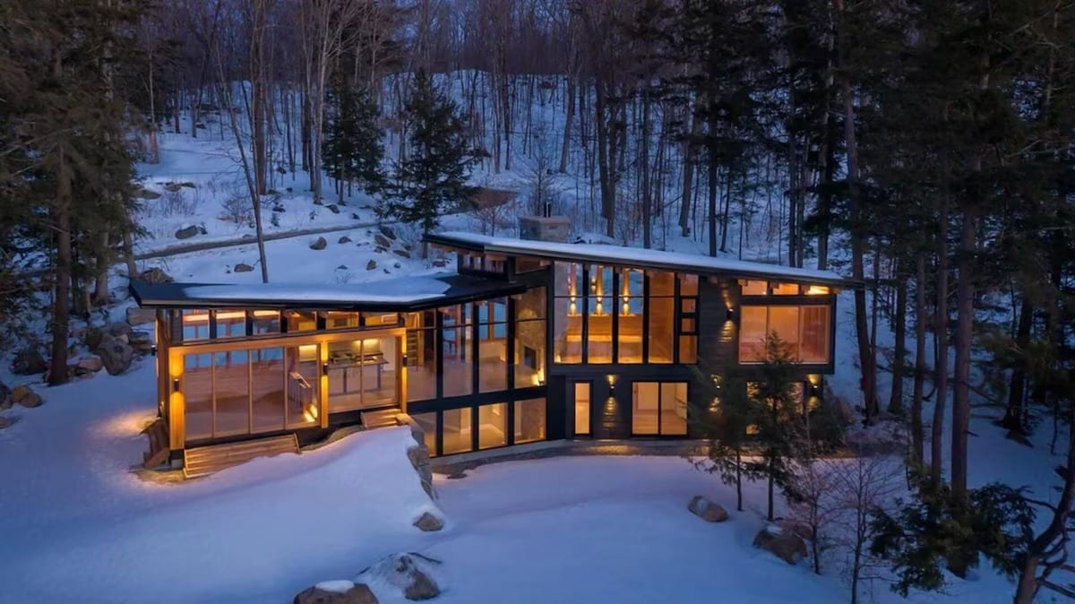 Heated Rivalry cottage